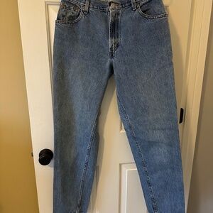 Women's Levi 550 blue jeans - size 12 long